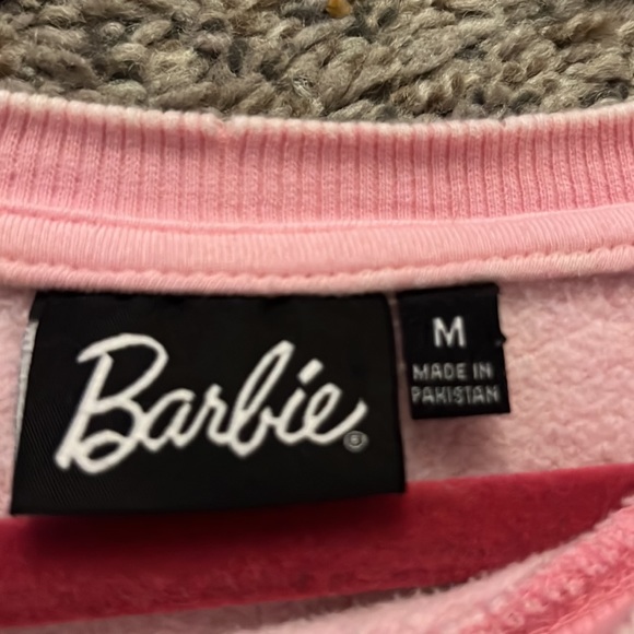Women’s size Medium (fits like an XL) Barbie Crewneck sweatshirt PINK - Picture 4 of 5